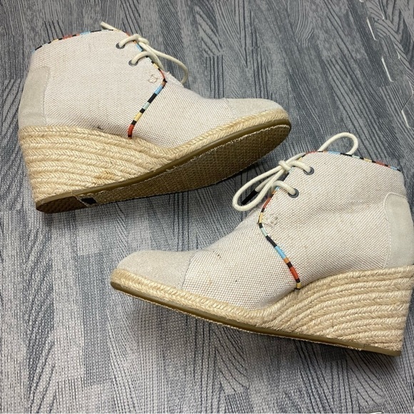 TOMS Desert Wedge Whisper Burlap Suede Espadrille Booties - Picture 9 of 15